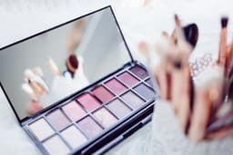 Lush Canvas Makeup thumbnail 1